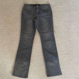 NINE WEST size 6 straight fit jeans
